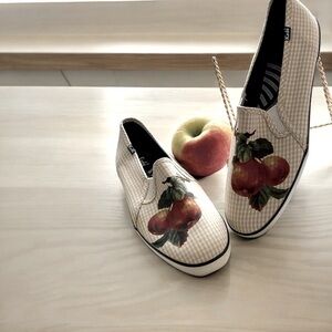 KEDS CHAMPION FRUIT CANVAS GINGHAM SHOES BREATHABLE FLEXIBLE UPPER SIZE 11. NWOT